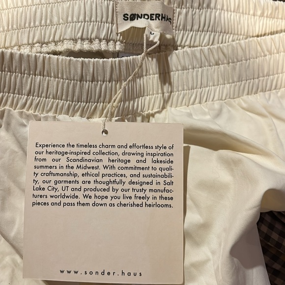 Sonderhaus Coral Ruffle Hem Pants - Picture 6 of 7